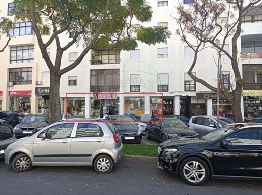 Store for sale in Quarteira, Loulé