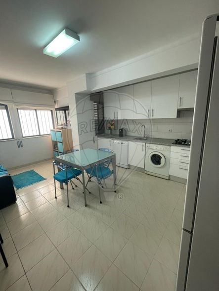 Condo/Apartment T2 for sale in Quarteira, Loulé