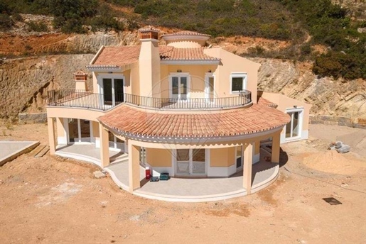 House T4 for sale in Santa Bárbara de Nexe, Faro