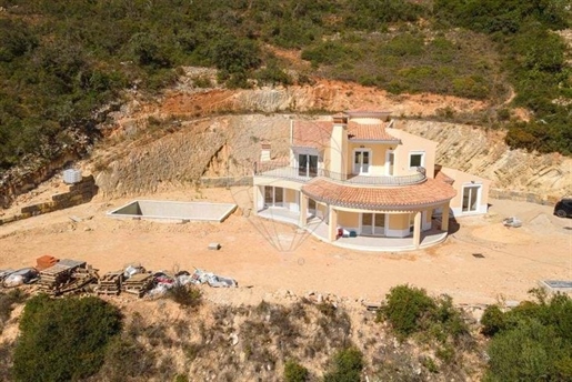 House T4 for sale in Santa Bárbara de Nexe, Faro