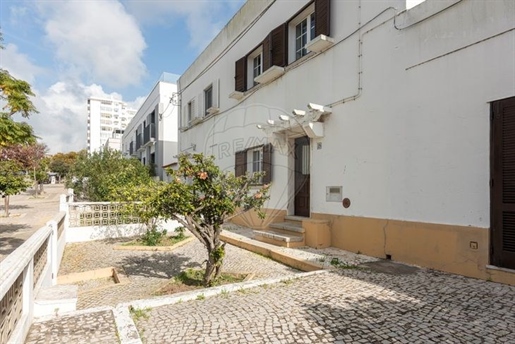 Moradia T3 à venda em Faro (Sé e São Pedro), Faro