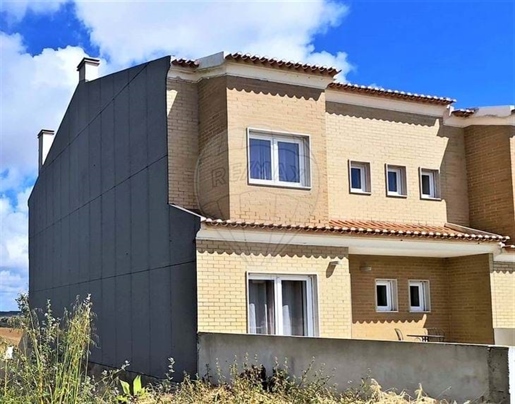 House T4 for sale in Lourinhã e Atalaia, Lourinhã