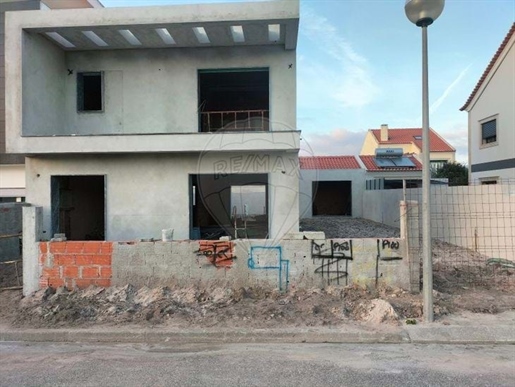 House T3 for sale in Ferrel, Peniche