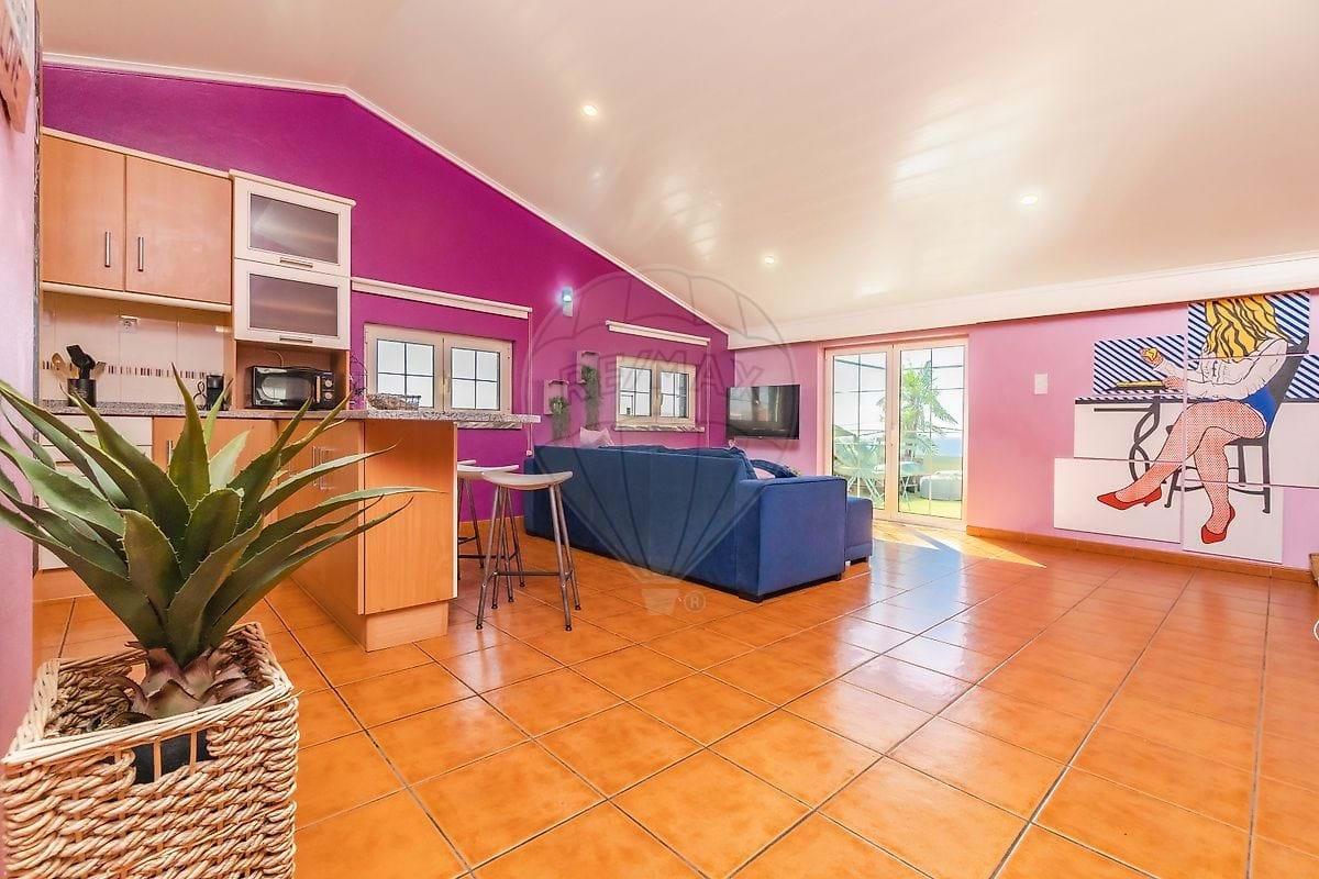 7-Bedroom villa comprising 3 independent units, with sea views, in Atalaia, Lourinhã