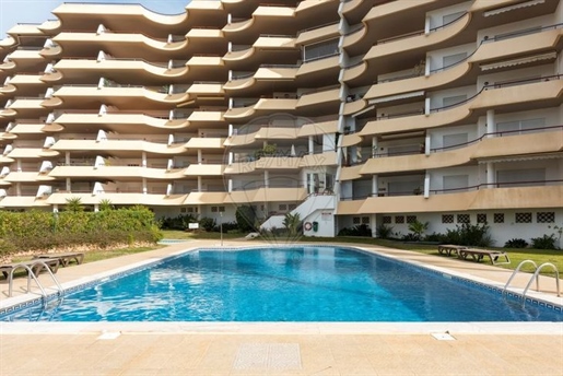 Condo/Apartment T4 for sale in Quarteira, Loulé