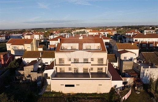 Condo/Apartment T3 for sale in Atouguia da Baleia, Peniche