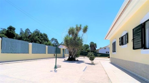 House T4 for sale in Azeitão (São Lourenço e São Simão), Setúbal