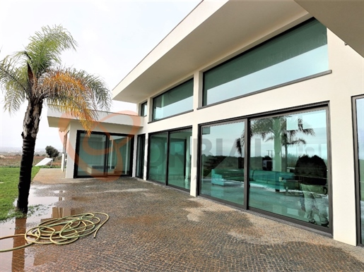 Villa V5 con piscina en venta en Albufeira