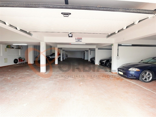 2 lugares de estacionamento privados para venda em Stª Eulália