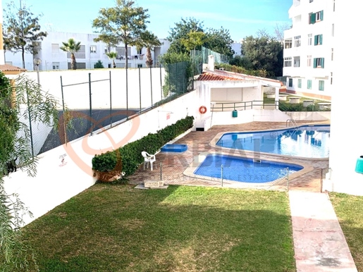 Fantástico apartamento de 1 dormitorio con piscina en venta en Albufeira.