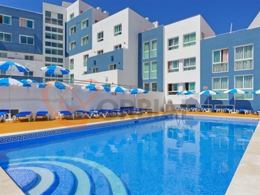 Apartamento T0 para venda no centro de Albufeira com piscina