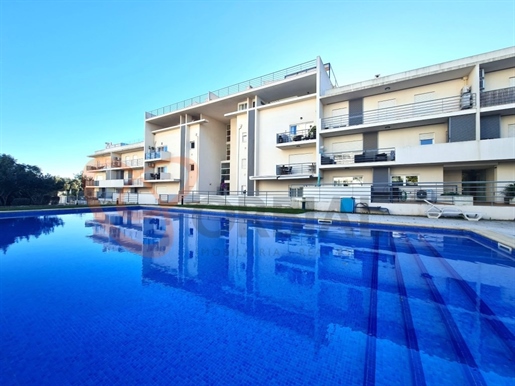 Apartamento T2 para venda em Albufeira com piscina e garagem