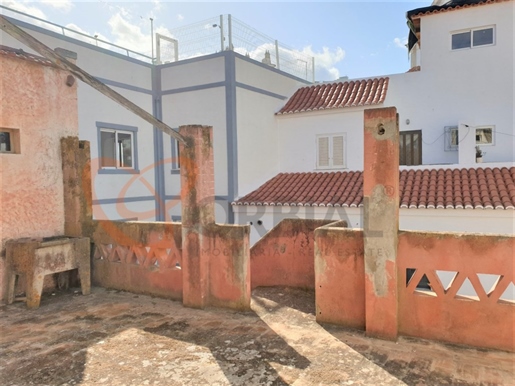 Maison à vendre dans le centre historique d'Albufeira