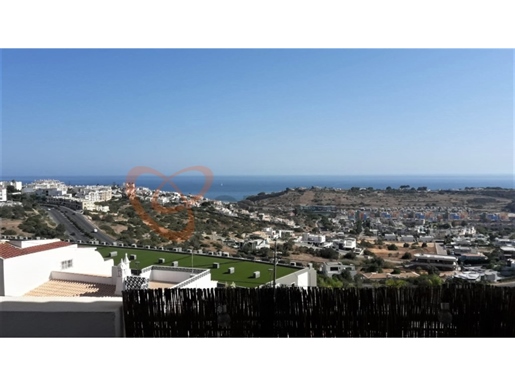 Fantastic 2 bedroom apartment for sale with sea view