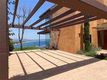 Villa à vendre avec piscine privée et vue sur la mer à Sa Riera, Begur