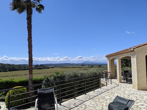 For sale €445,000 - Beautiful Villa (114 m²) with stunning views and 3 bedrooms, 2 bathrooms, heated