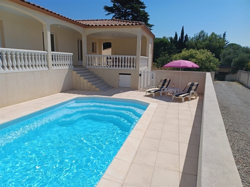 For sale €319,000 - Detached villa (140 m²) with 4 bedrooms, 1 bathroom, airco, swimming pool, garag