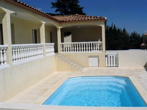For sale €319,000 - Detached villa (140 m²) with 4 bedrooms, 1 bathroom, airco, swimming pool, garag