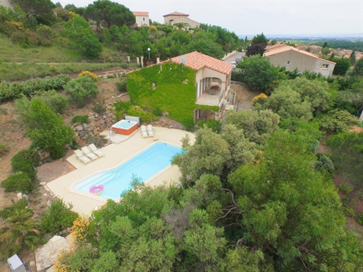For sale €439,000 - Luxury villa (122 m²), 4 bedrooms, 3 bathrooms, jacuzzi and heated pool and gard