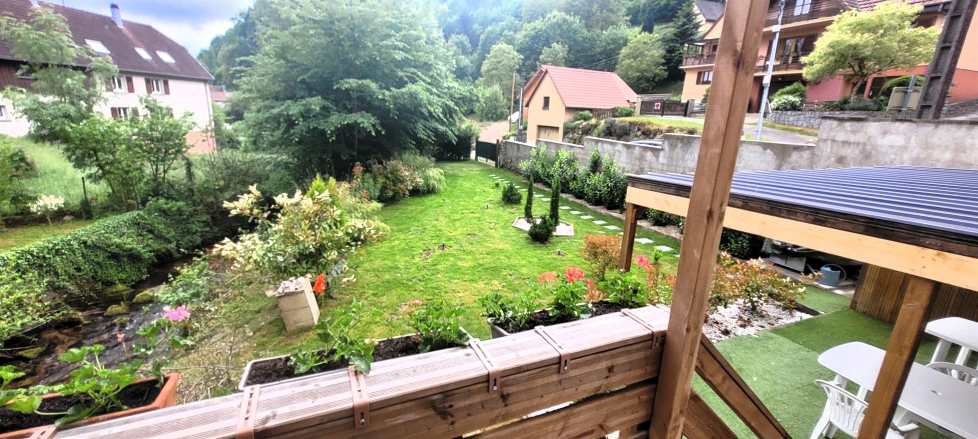 Property consisting of 3/4 dwellings, ideal as a main residence and gîte operation