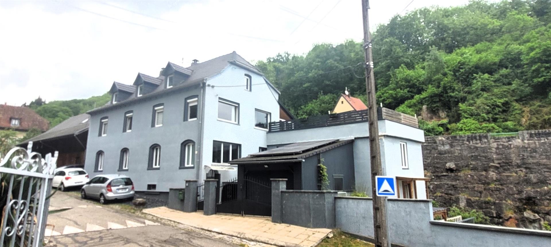 Property consisting of 3/4 dwellings, ideal as a main residence and gîte operation