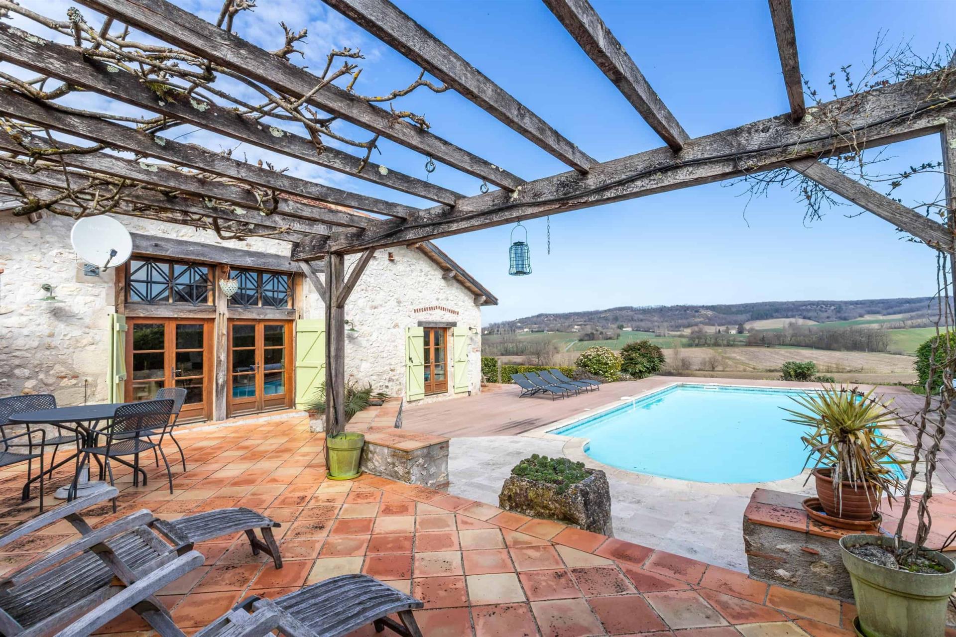 Country house with pool