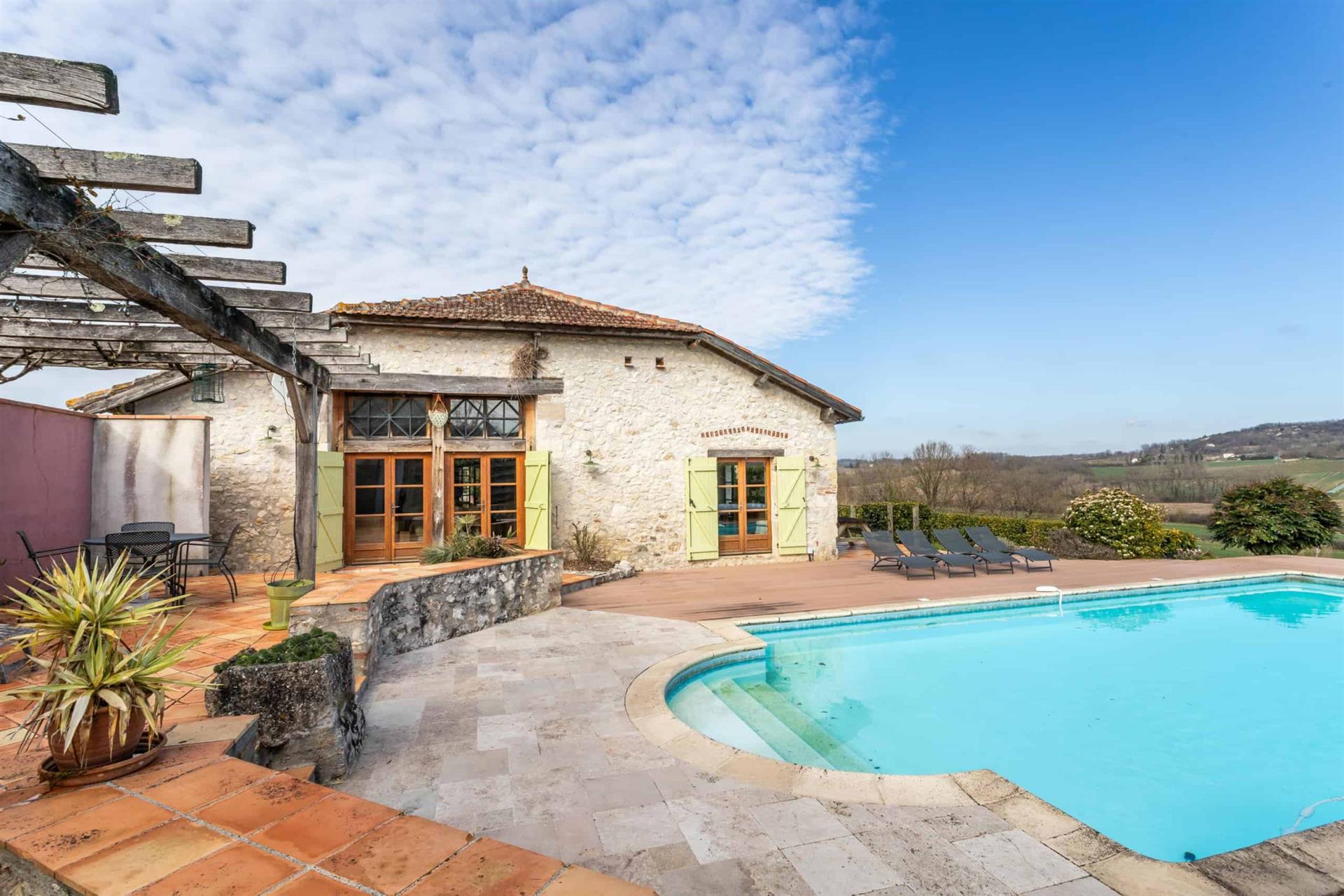 Country house with pool