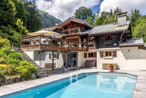 Barnes Chamonix - Les Houches - 4 Bedrooms - Mont Blanc Range Views - Swimming Pool