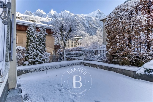 Barnes Chamonix - Town Centre - 3 Bedroom Apartment - Large Terrace With View