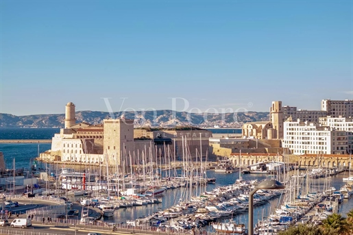Apartment in Saint Victor, panoramic view of the Vieux Port.