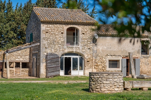 Stone farmhouse with Alpilles view