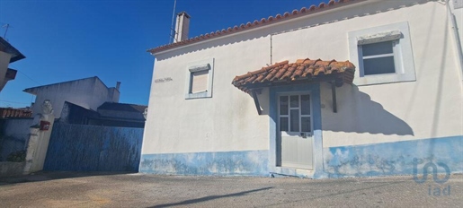 Maison de village T3 à Azambujeira e Malaqueijo de 196,00 m²