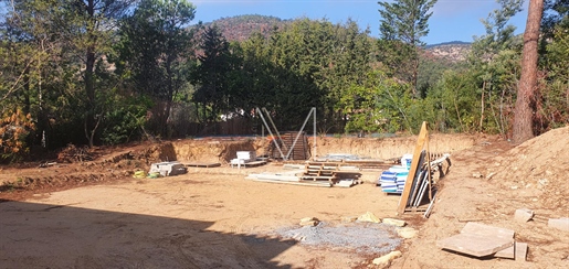 Building Land Walking From The Village With Pc For Villa Of 110M2 With Garage And Existing Swimming