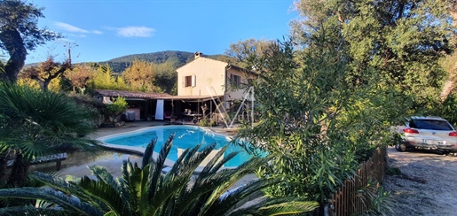 Located 1km from the village of Le Plan de la Tour, Provencal house in the countryside 1km from the
