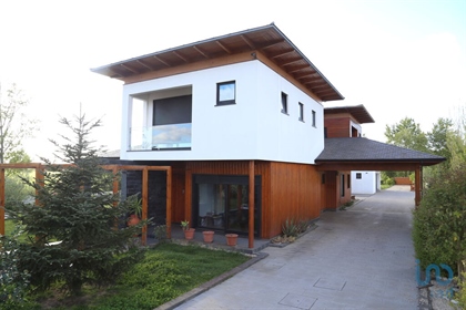 Home / Villa met 4 Kamers in Aveiro met 302,00 m²