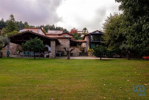 Home / Villa with 7 Rooms in Braga with 635,00 m²