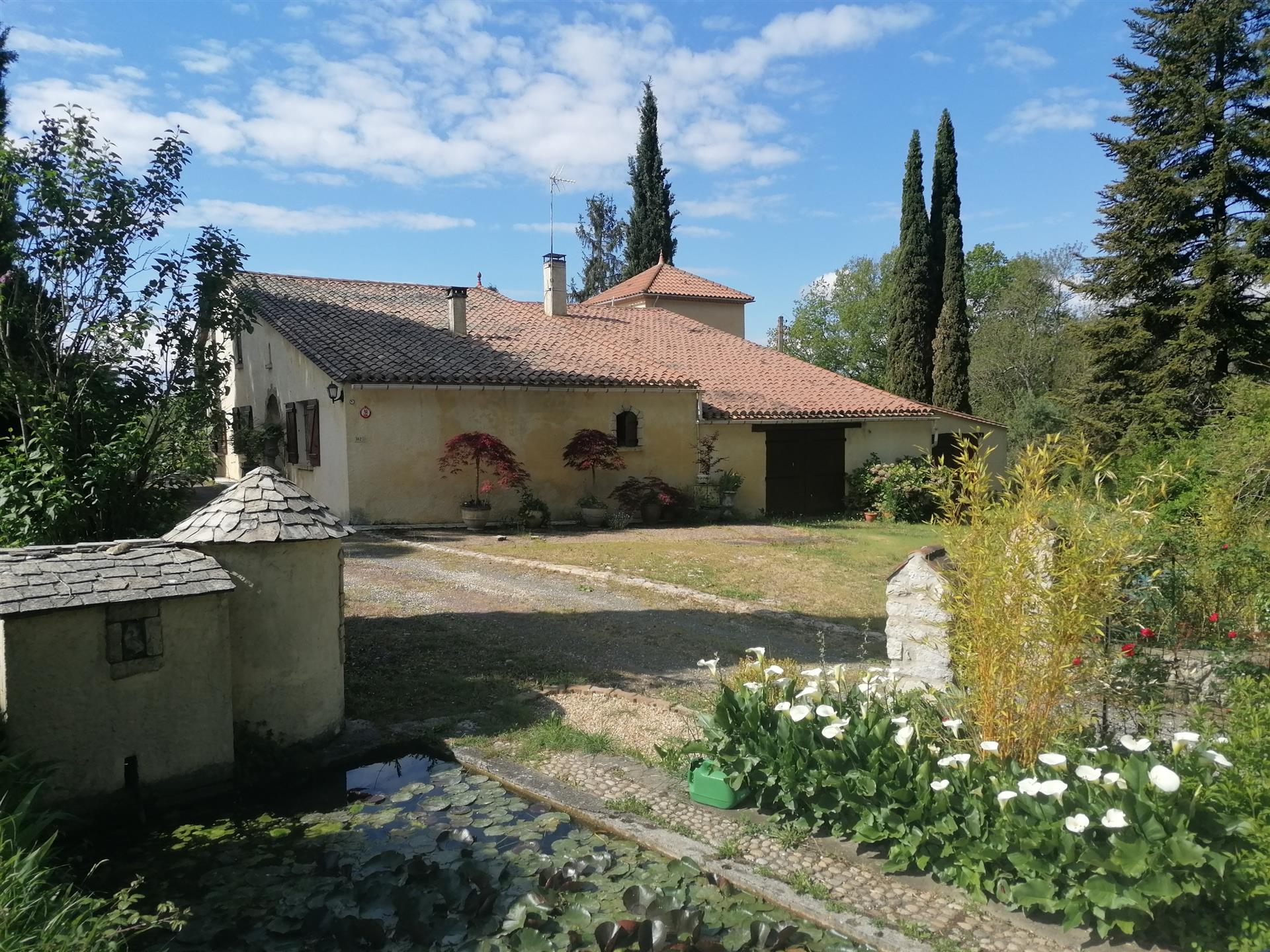 Casa única en una ubicación impresionante cerca de St André et Appelles 33220 