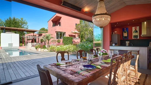 Sole agent - Exceptional villa in the heart of the Terre Blanche domain