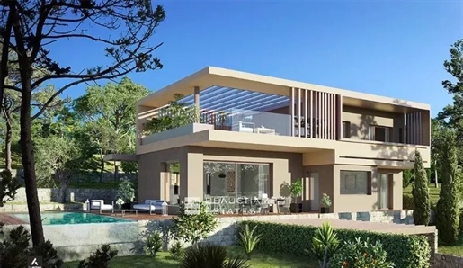 New villa in a prestigious estate