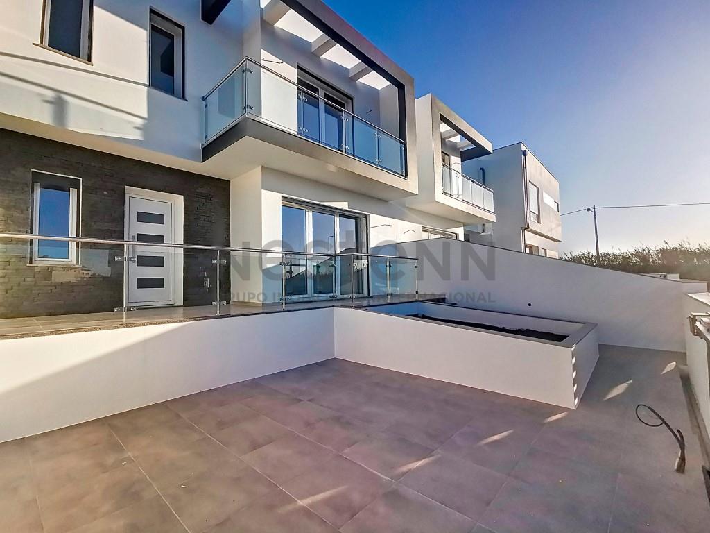 4 bedroom villa with swimming pool in Lourinhã