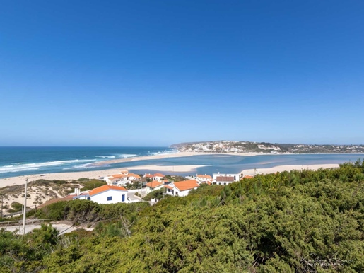 Spectacular villa with views of the lagoon of Obidos