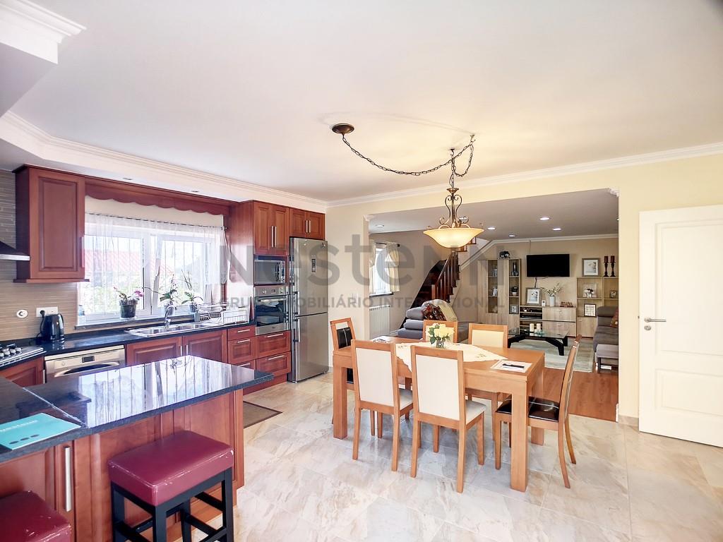 House 3 Bedrooms ground floor in Peniche