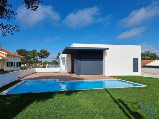 Home / Villa with 4 Rooms in Setúbal with 273,00 m²