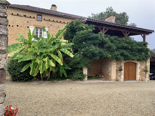 Old restored farmhouse with two fabulous gîtes