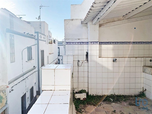 Home / Villa with 2 Rooms in Faro with 38,00 m²