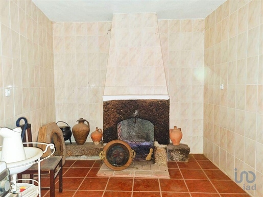 Village house with 3 Rooms in São Pedro de Rio Seco with 172,00 m²