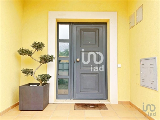 Home / Villa with 4 Rooms in Faro with 265,00 m²