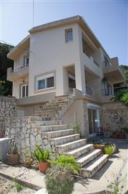 Maison ou villa indépendante 210 m², Paliki