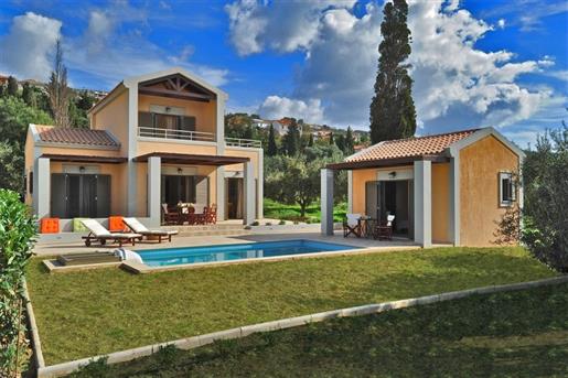 2 villa's van elk 90 m², Leivathos