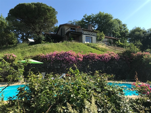 Maison de charme sur 1 hectare avec vue Pyrénées